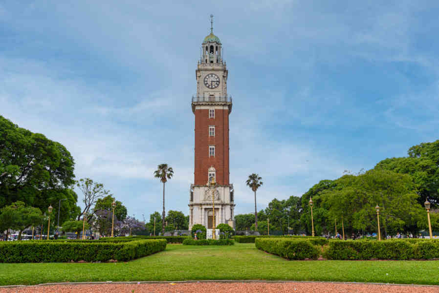 Argentina - Buenos Aires 080 - Retiro - plaza Fuerza Aérea Argentina - Torre Monumental o de los Ingleses.jpg